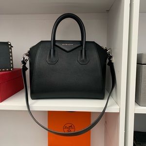 Givenchy Antigona Small - Black - Sugar Goatskin